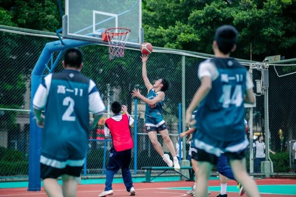 胡明轩亚运热身赛狂砍三十八分 中国男篮后场核心状态火热谁能挡